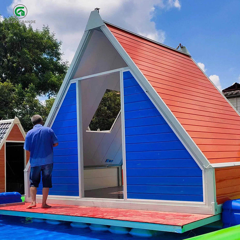 Nhà container có thể gập lại hình tam giác bằng thép mạ kẽm cho bảng điều khiển bánh sandwich di động cắm trại ngoài trời