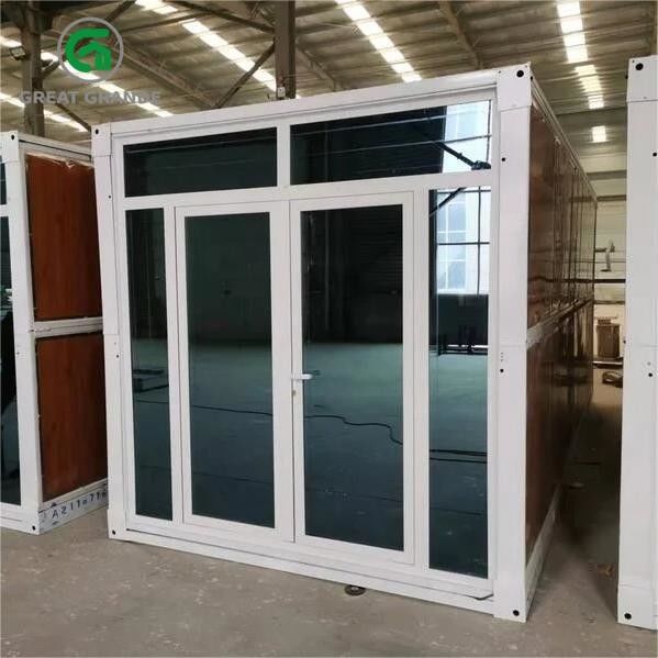 Nhà chứa gấp Prefab tùy chỉnh Cửa thủy tinh thép Bức tường màu nâu có sẵn cho thuê