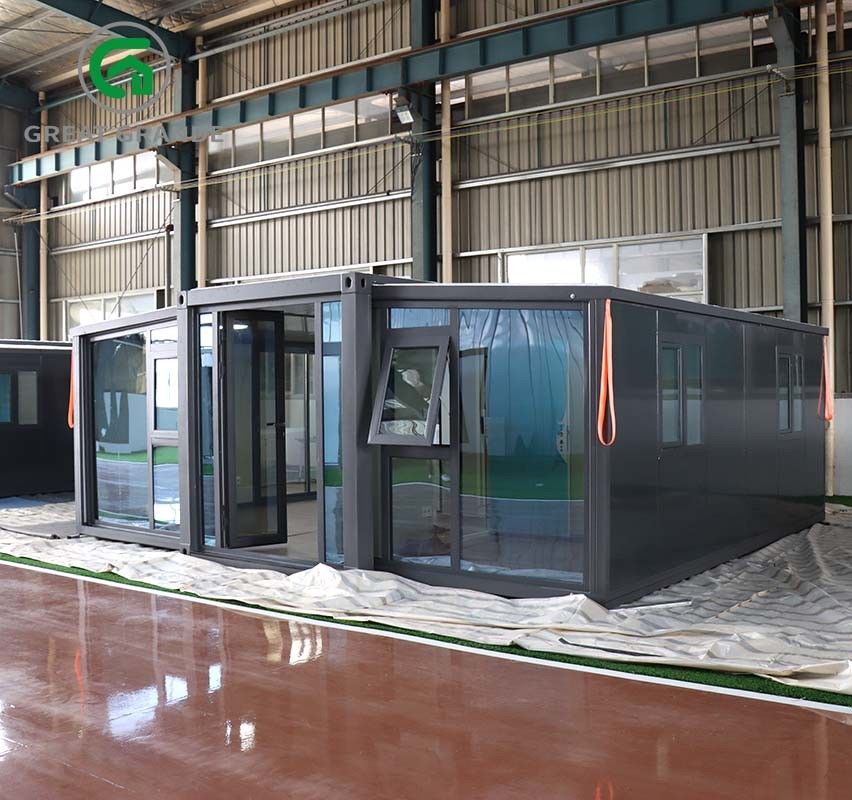 20FT Thùng chứa mở rộng Thiết kế nhà Đen khung Đen tấm tường EPS cửa kính nóng