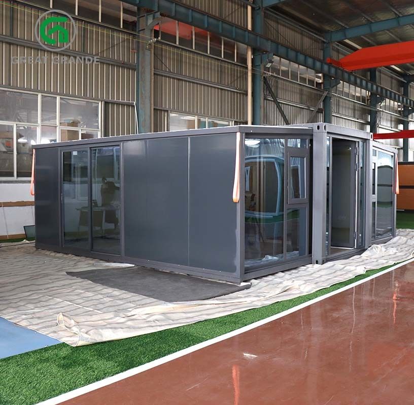 20FT Thùng chứa mở rộng Thiết kế nhà Đen khung Đen tấm tường EPS cửa kính nóng