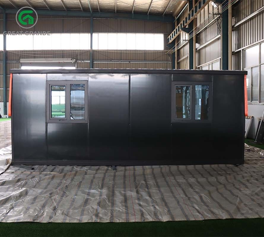 20FT Thùng chứa mở rộng Thiết kế nhà Đen khung Đen tấm tường EPS cửa kính nóng